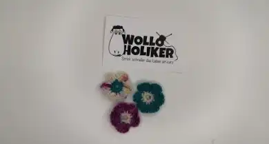 Zweifarbige H&auml;kelblumen h&auml;keln