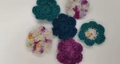 Gef&uuml;llte H&auml;kelblumen h&auml;keln