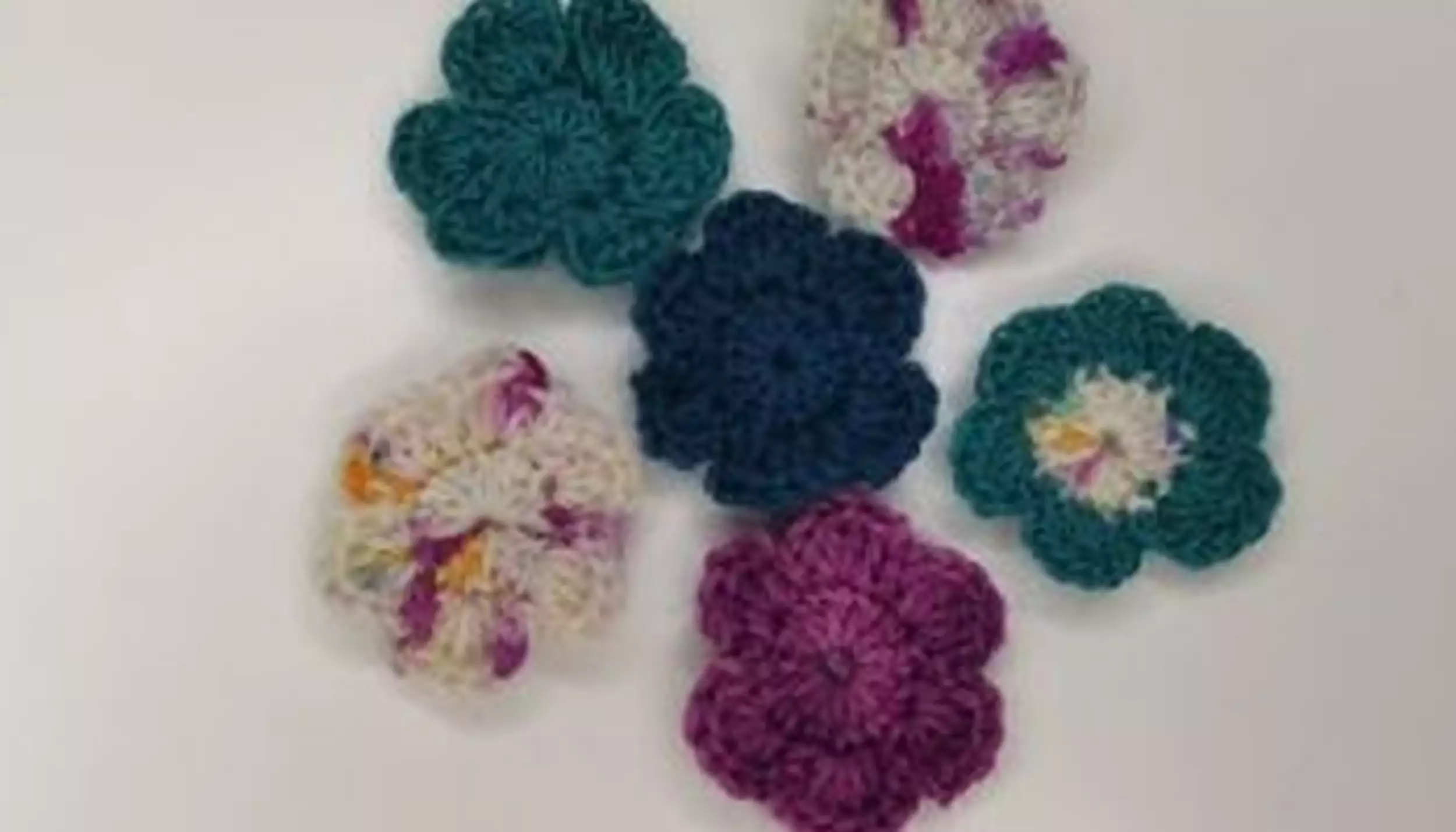 Gef&uuml;llte H&auml;kelblumen h&auml;keln